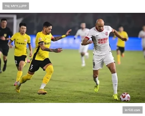 河南俱乐部2比1逆转成都蓉城 完成赛季三杀壮举