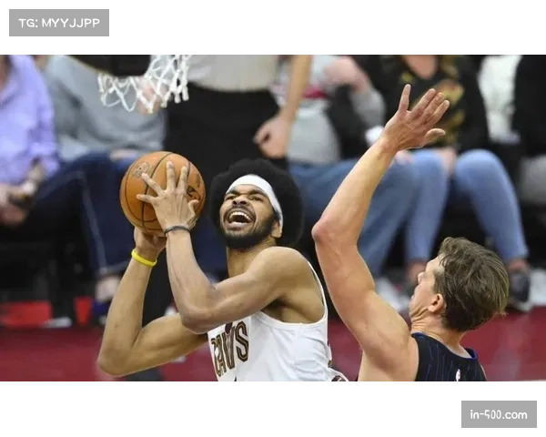 骑士中锋阿伦右膝肌腱炎未愈 归期未定影响防守体系 骑士中锋阿伦右膝肌腱炎未愈 归期未定影响防守体系